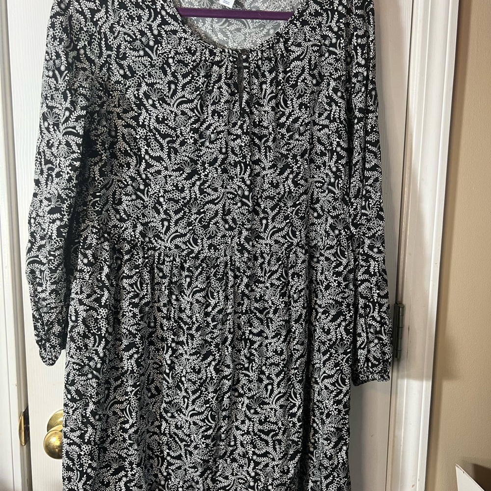 Old Navy Monochrome Floral Dress